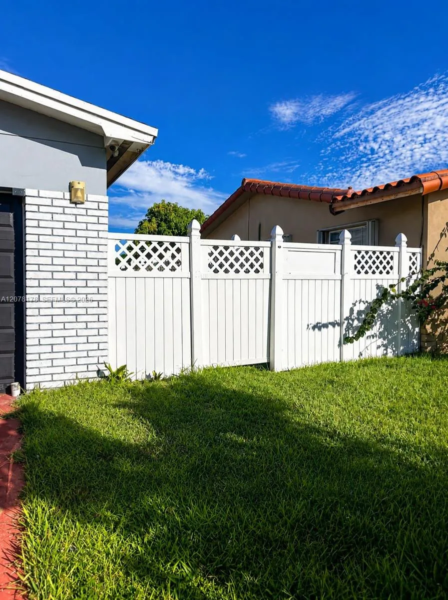 1740 NW 113th Ave # 1, Pembroke Pines, FL 33026 — zdjęcie 2
