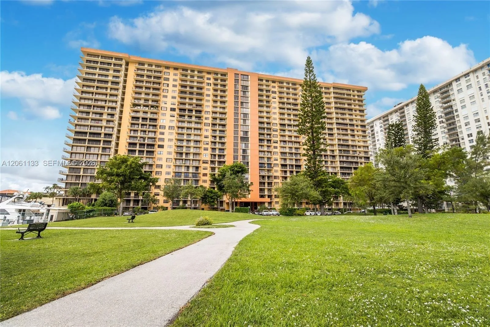 290 174th St # 617, Sunny Isles Beach, FL 33160 photo 2