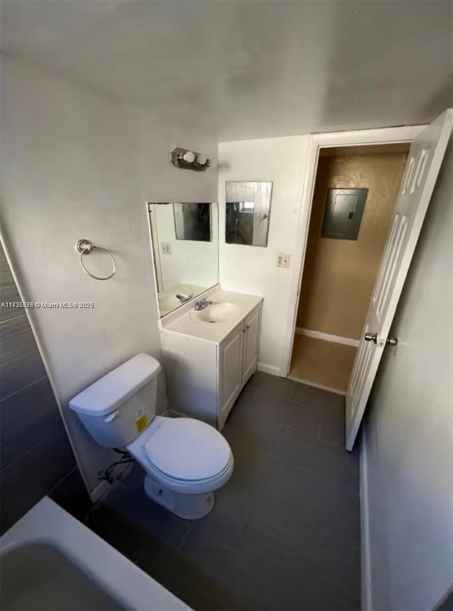 624 SW 16th Ave # C, Fort Lauderdale, FL 33312 photo 6