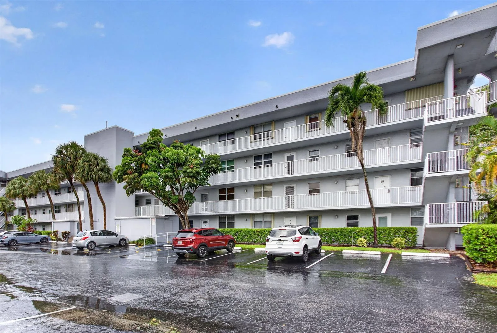 118 Royal Pk Drive # 1f, Oakland Park, FL 33309