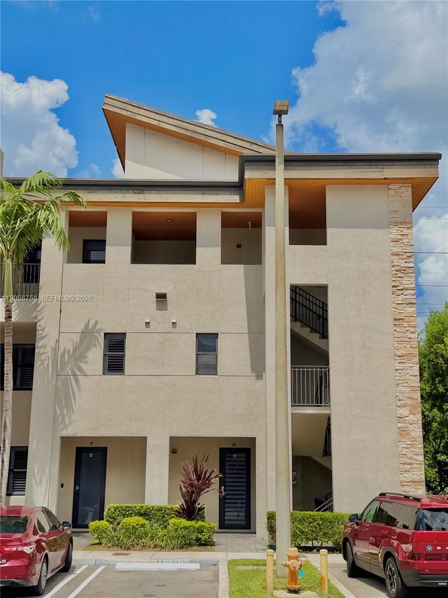 10455 NW 82nd St # 10, Doral, FL 33178