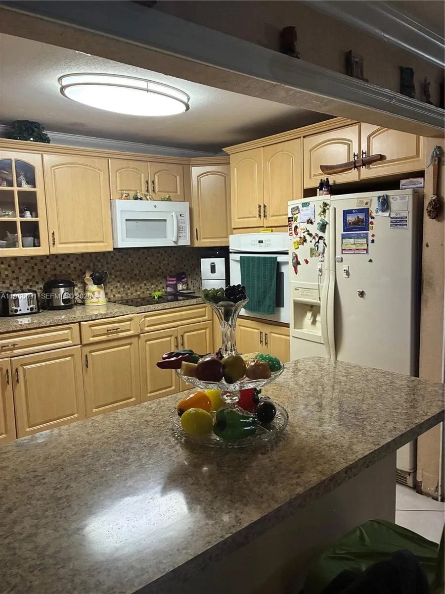 2530 W 60th Pl # 103-17, Hialeah, FL 33016 photo 4