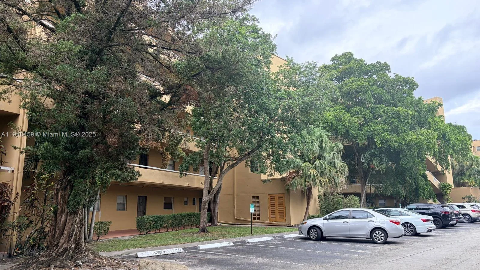 4111 Stirling Rd # 102, Dania Beach, FL 33314 photo 4