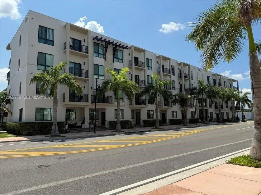 8167 NW 41st St # E-409, Doral, FL 33166
