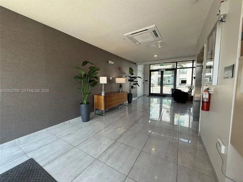 8167 NW 41st St # E-409, Doral, FL 33166 photo 2