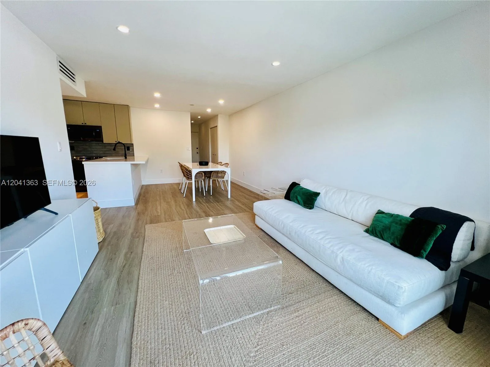 1900 Meridian Ave # 306, Miami Beach, FL 33139 photo 2
