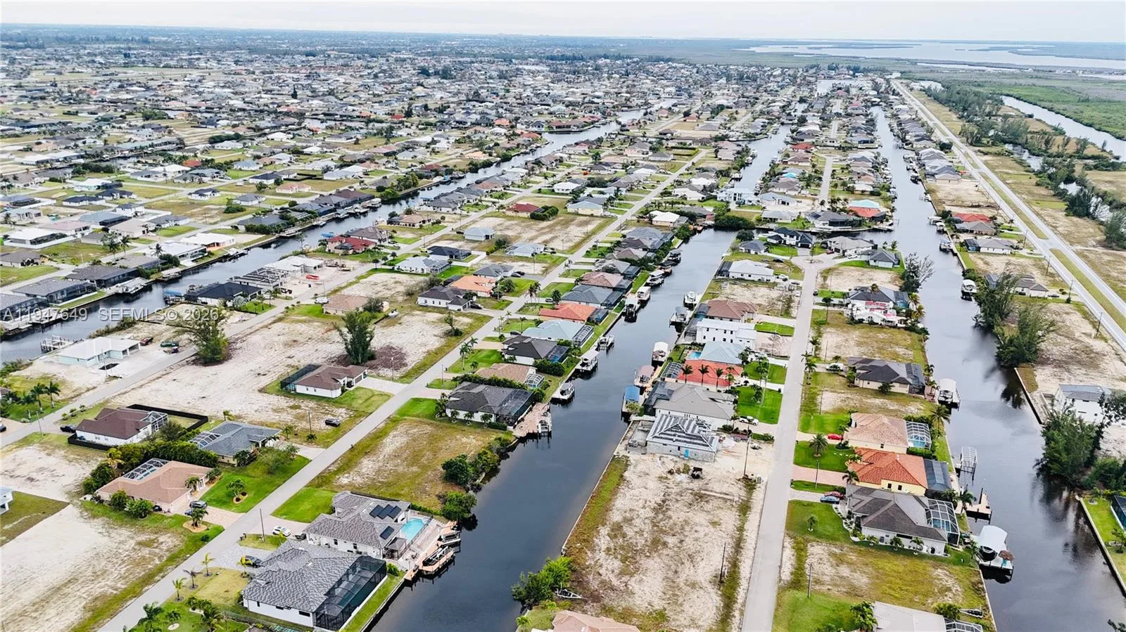 718 NW 38 pl, Cape Coral, FL 33993 photo 6