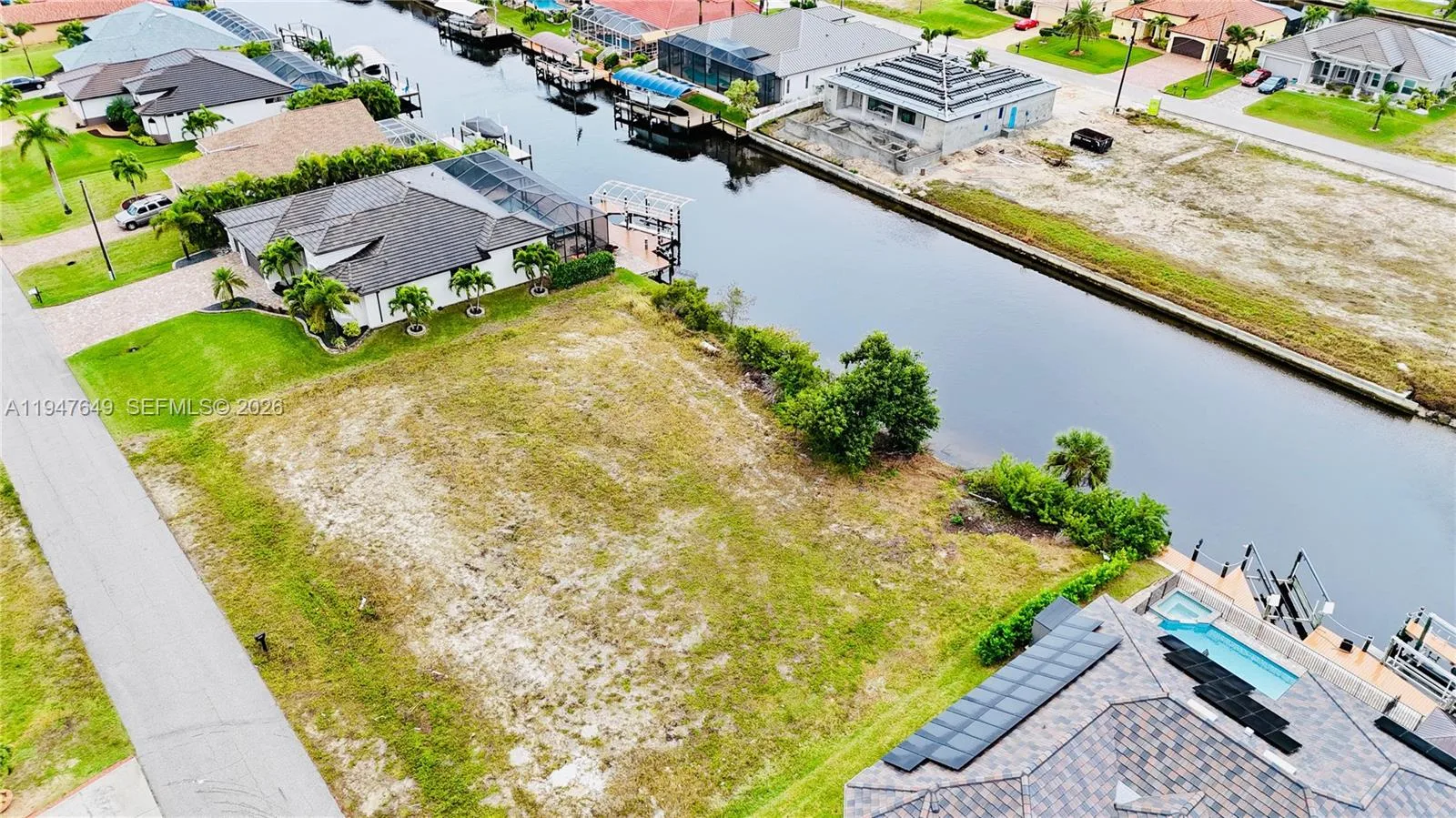 718 NW 38 pl, Cape Coral, FL 33993 photo 9