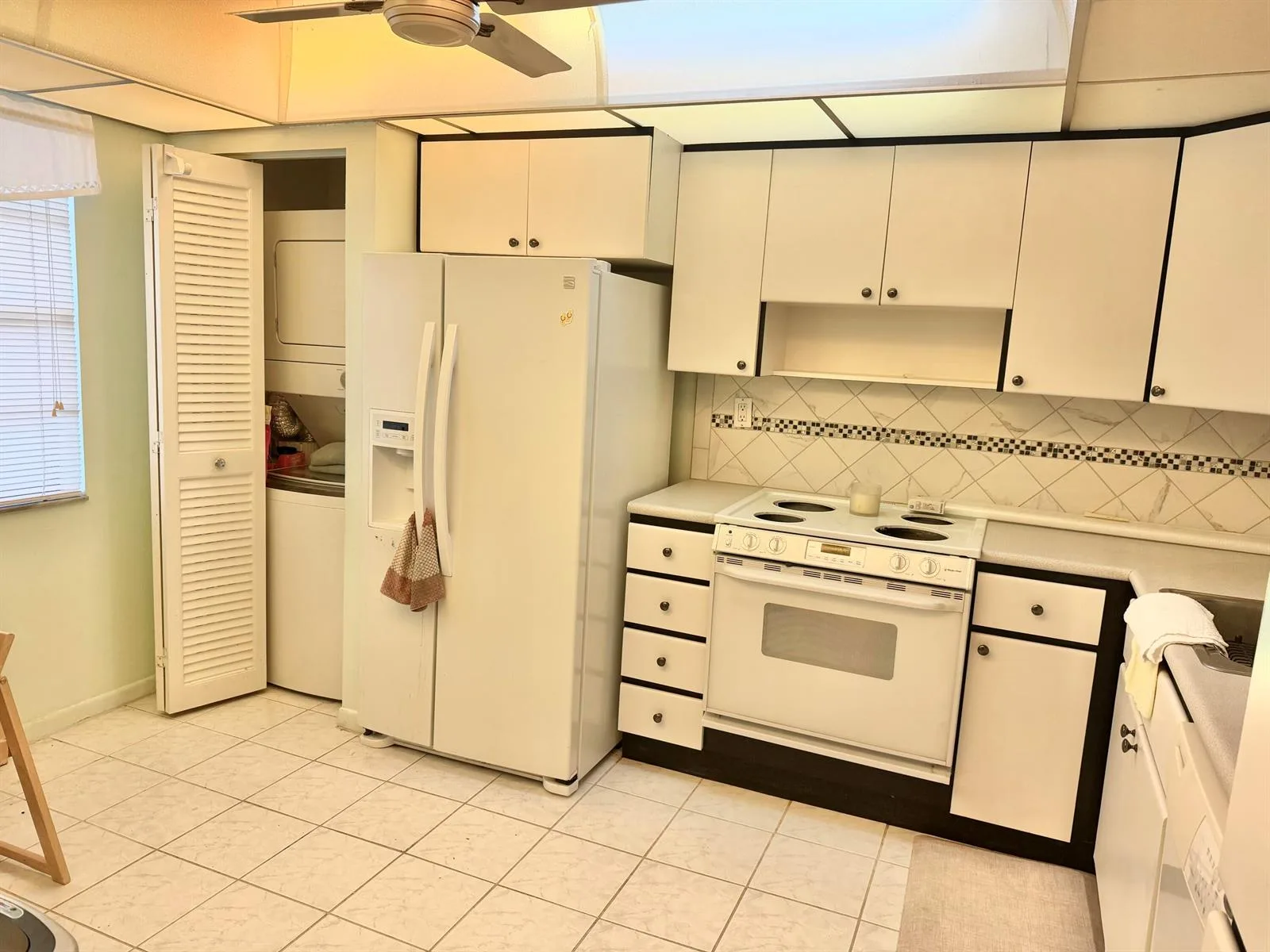 1101 Colony Point Circle # 220, Pembroke Pines, FL 33026 photo 4