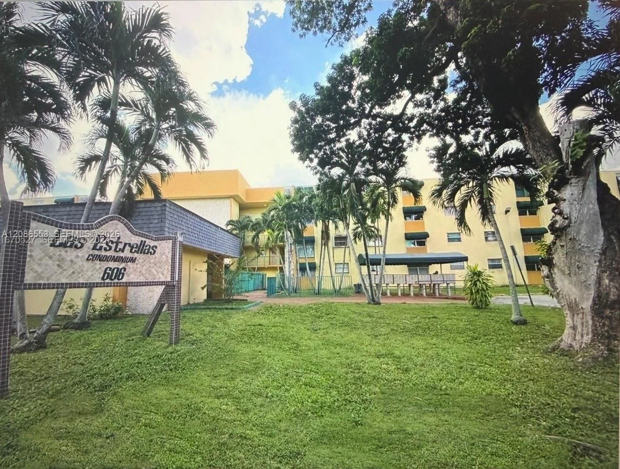 606 W 81st St # 405, Hialeah, FL 33014