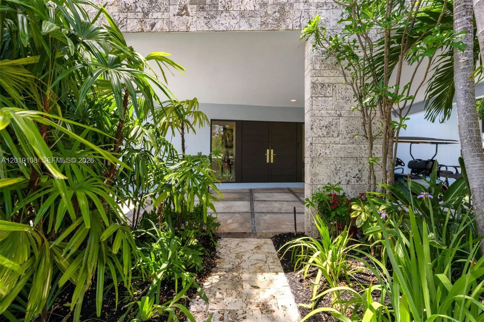 690 Warren Ln, Key Biscayne, FL 33149 photo 3