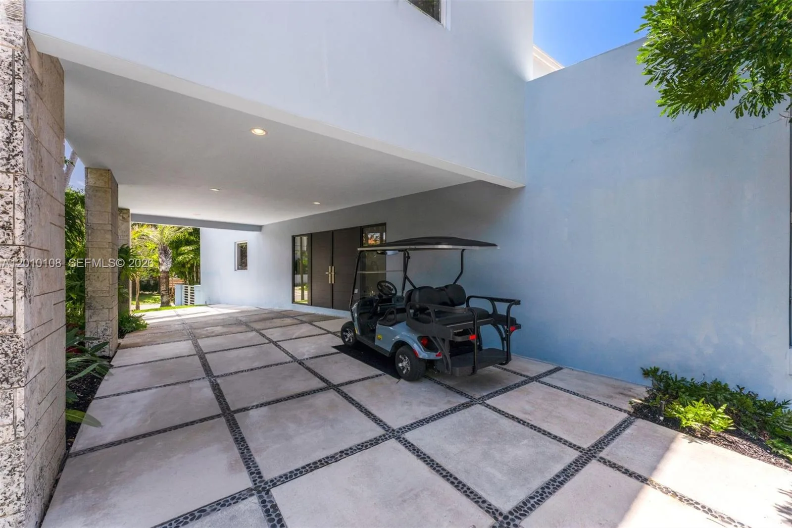 690 Warren Ln, Key Biscayne, FL 33149 photo 4