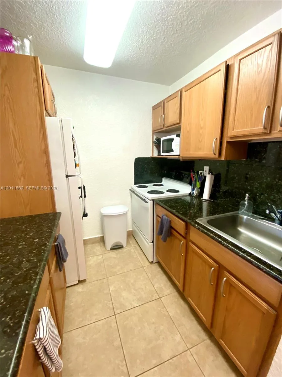 445 SW 11th St # 107, Miami, FL 33130 photo 7