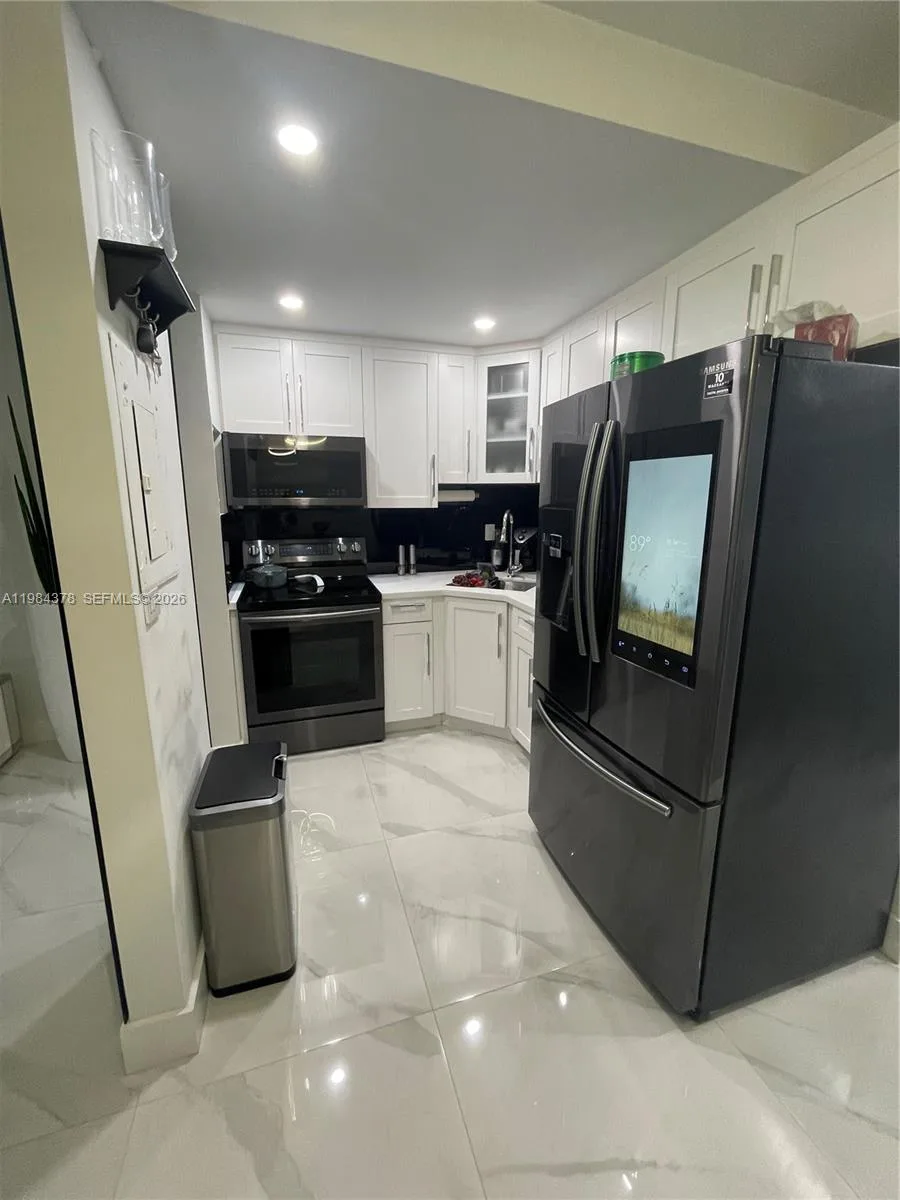 926 Michigan Ave # 3, Miami Beach, FL 33139 photo 11