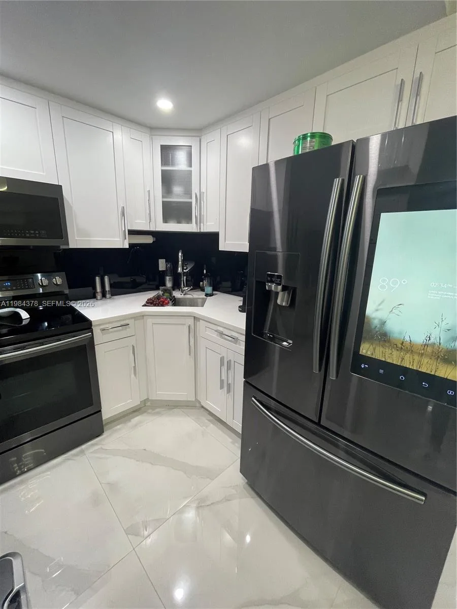 926 Michigan Ave # 3, Miami Beach, FL 33139 photo 12