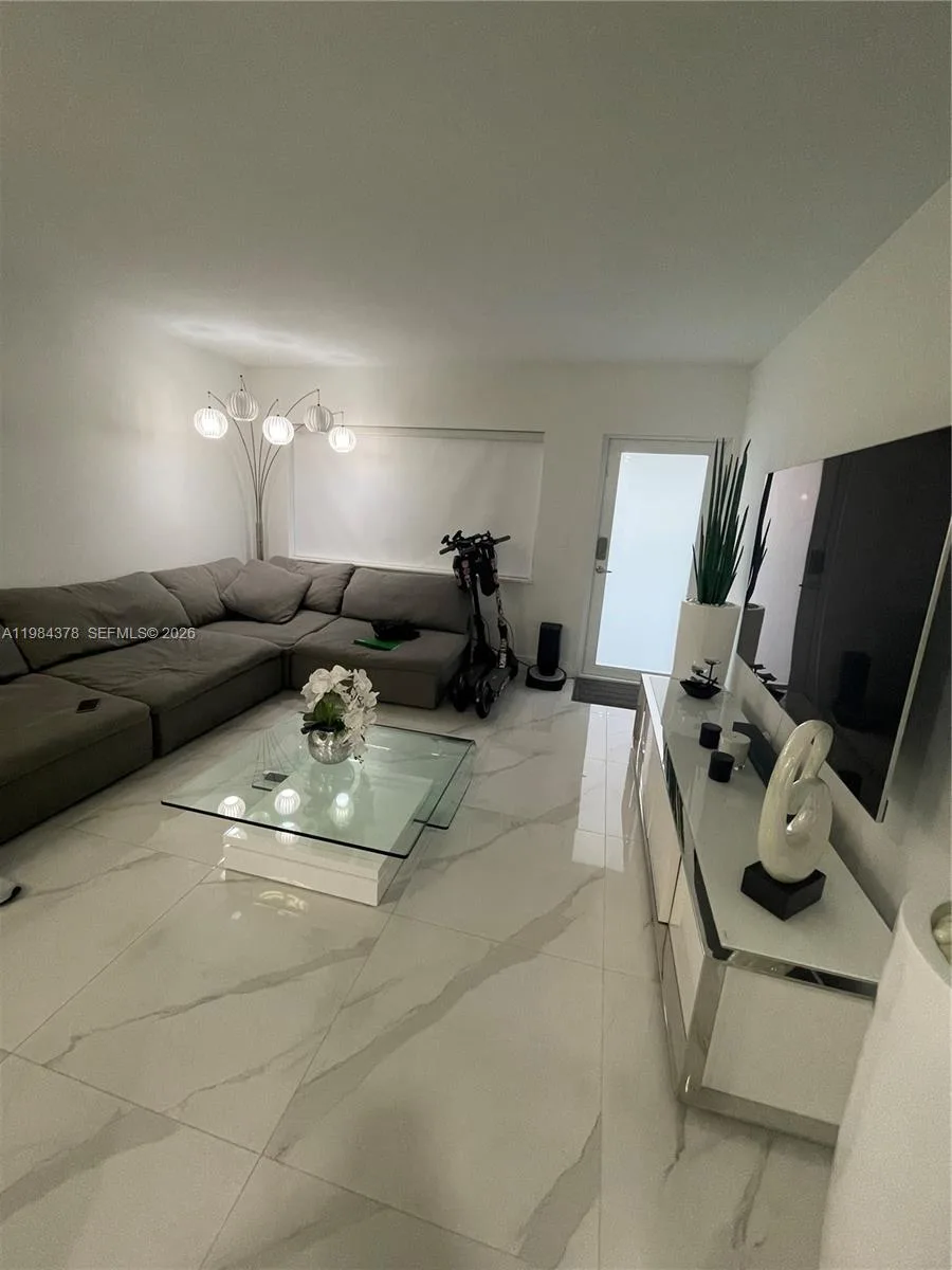 926 Michigan Ave # 3, Miami Beach, FL 33139 photo 4