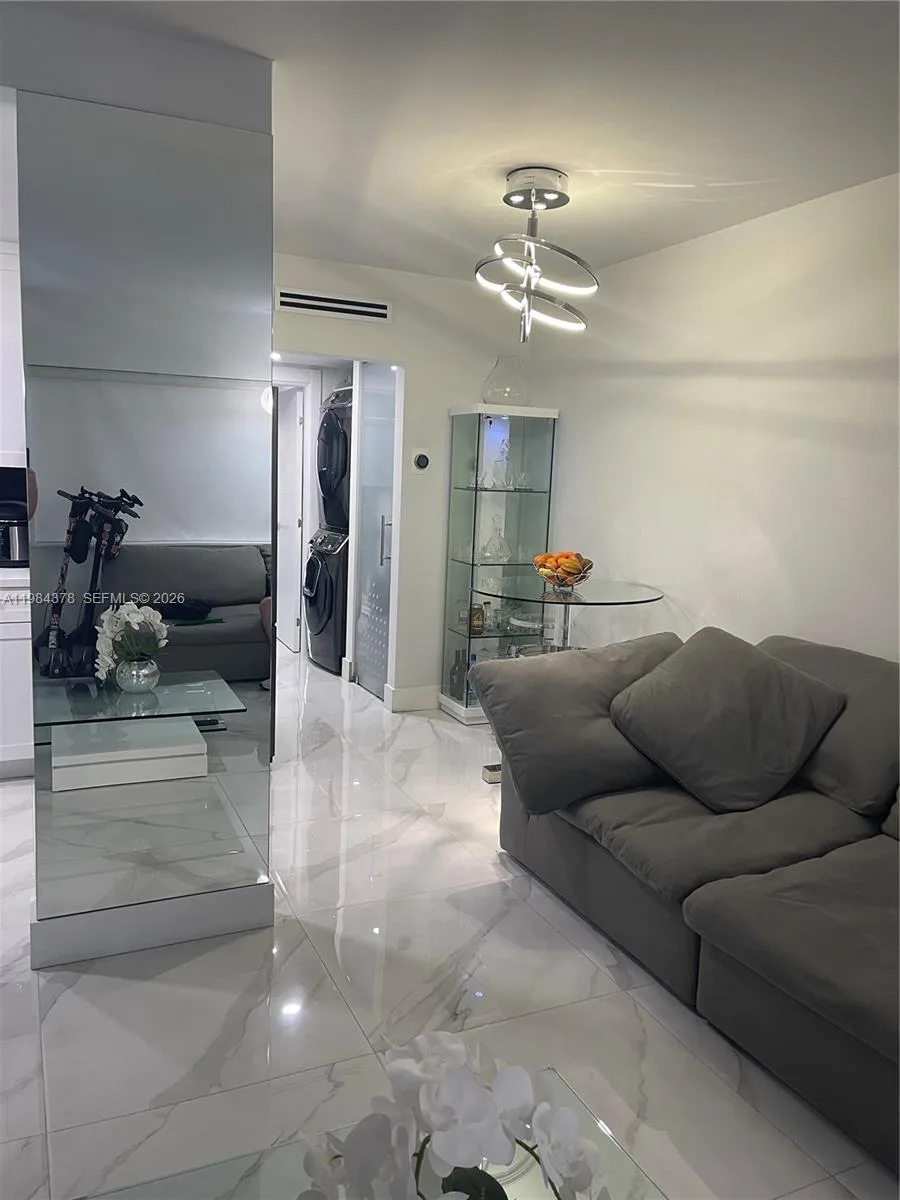926 Michigan Ave # 3, Miami Beach, FL 33139 photo 5