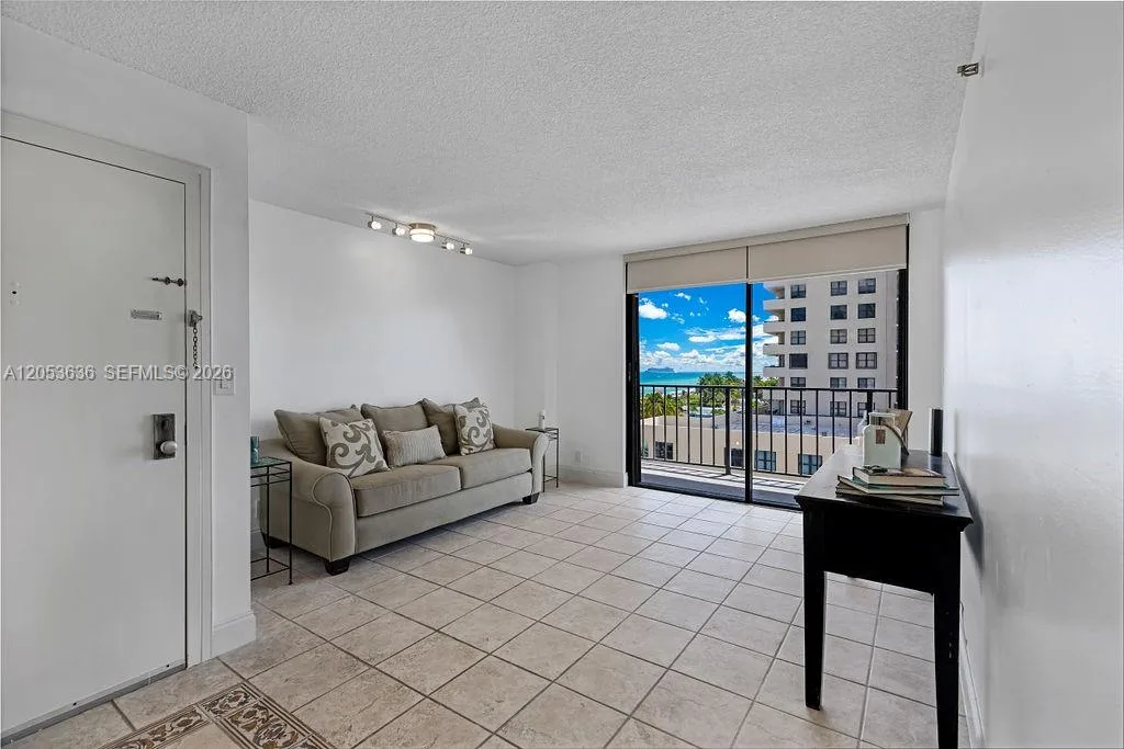 2625 Collins Ave # 702, Miami Beach, FL 33140