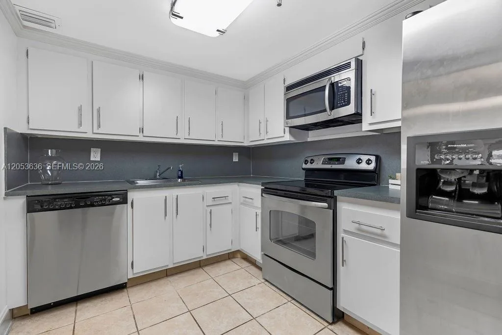 2625 Collins Ave # 702, Miami Beach, FL 33140 photo 10