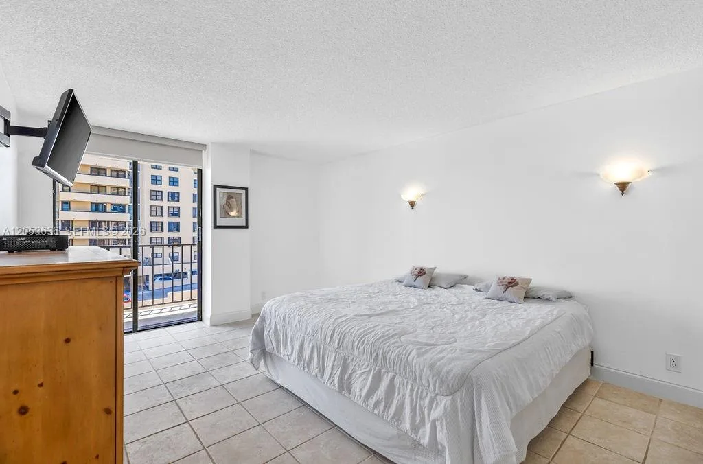 2625 Collins Ave # 702, Miami Beach, FL 33140 photo 12