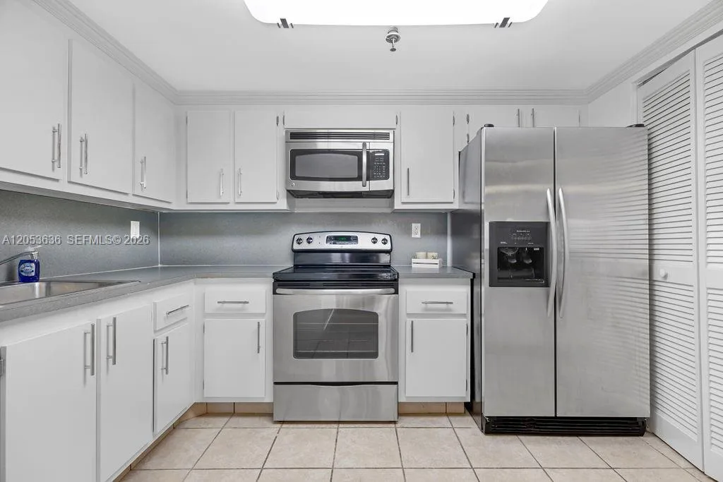 2625 Collins Ave # 702, Miami Beach, FL 33140 photo 9