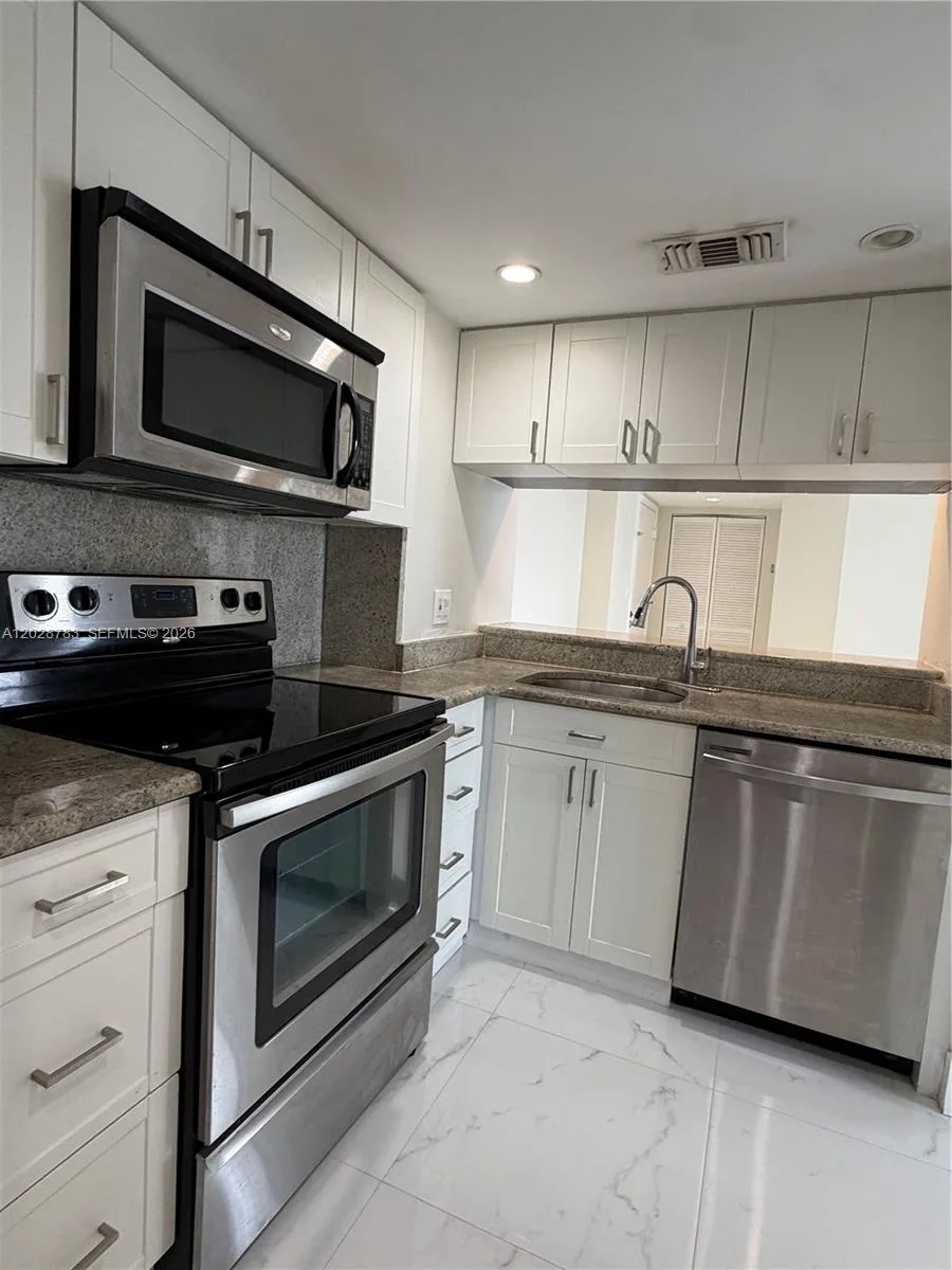 770 Claughton Island Dr # 704, Miami, FL 33131 photo 2