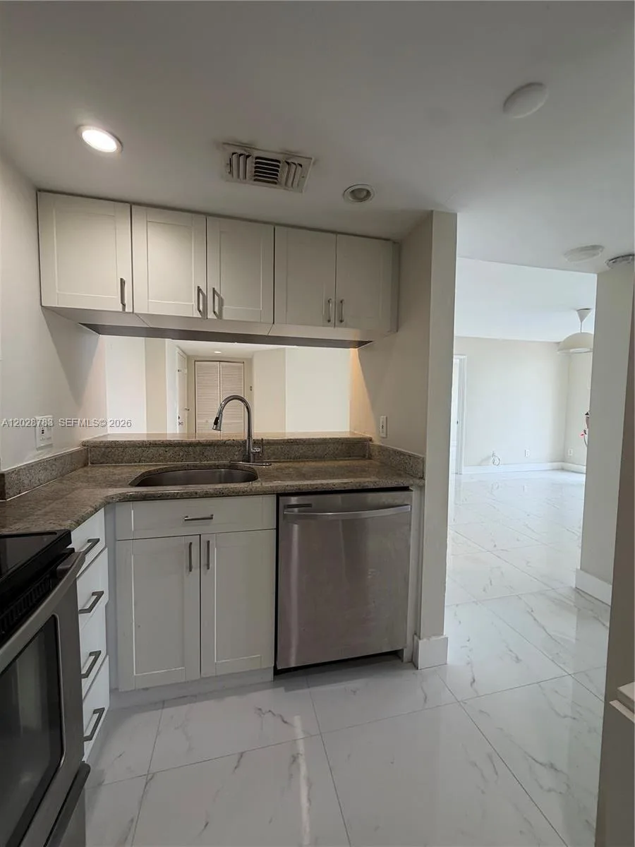 770 Claughton Island Dr # 704, Miami, FL 33131 photo 6