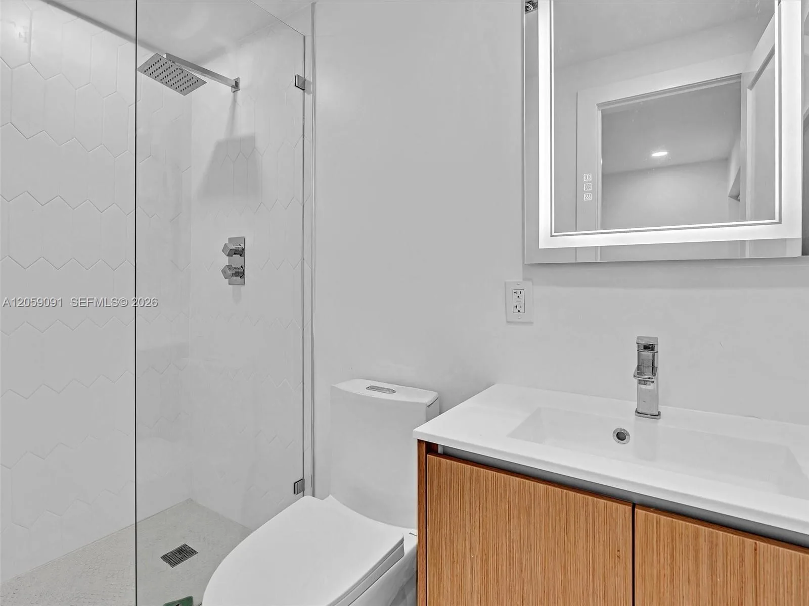11900 N Bayshore Dr # 104, North Miami, FL 33181 photo 12