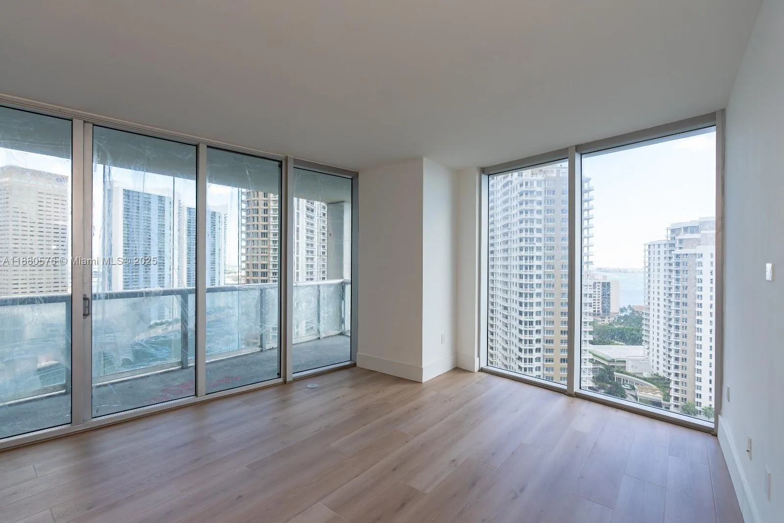 495 Brickell Ave # 2102, Miami, FL 33131 photo 10