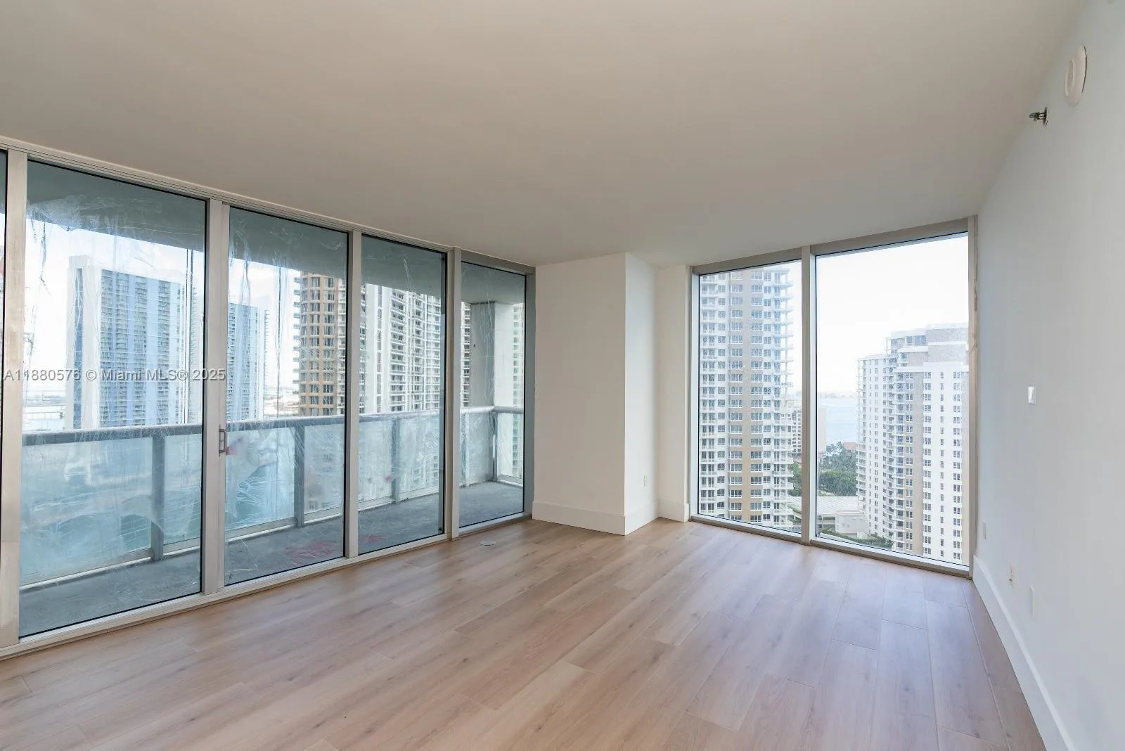 495 Brickell Ave # 2102, Miami, FL 33131 photo 13