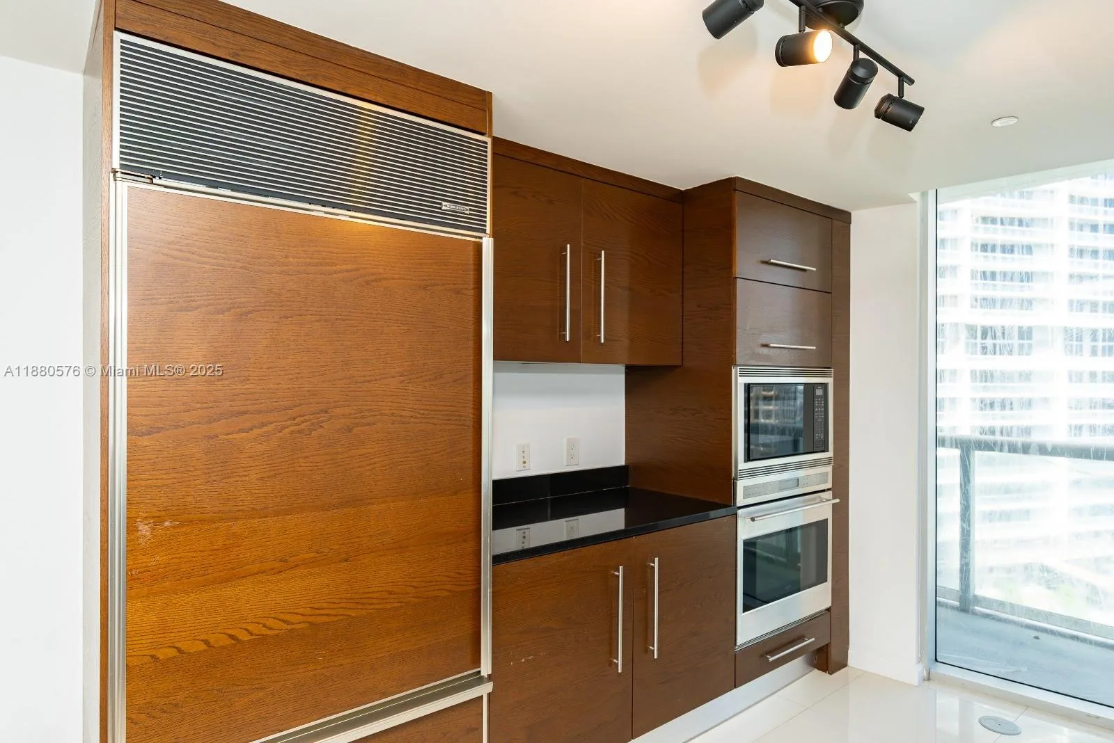 495 Brickell Ave # 2102, Miami, FL 33131 photo 4