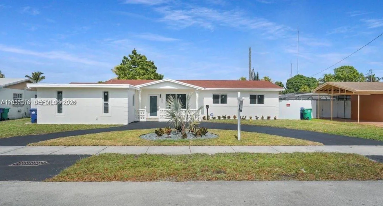 105 NE 213th St, Miami Gardens, FL 33179