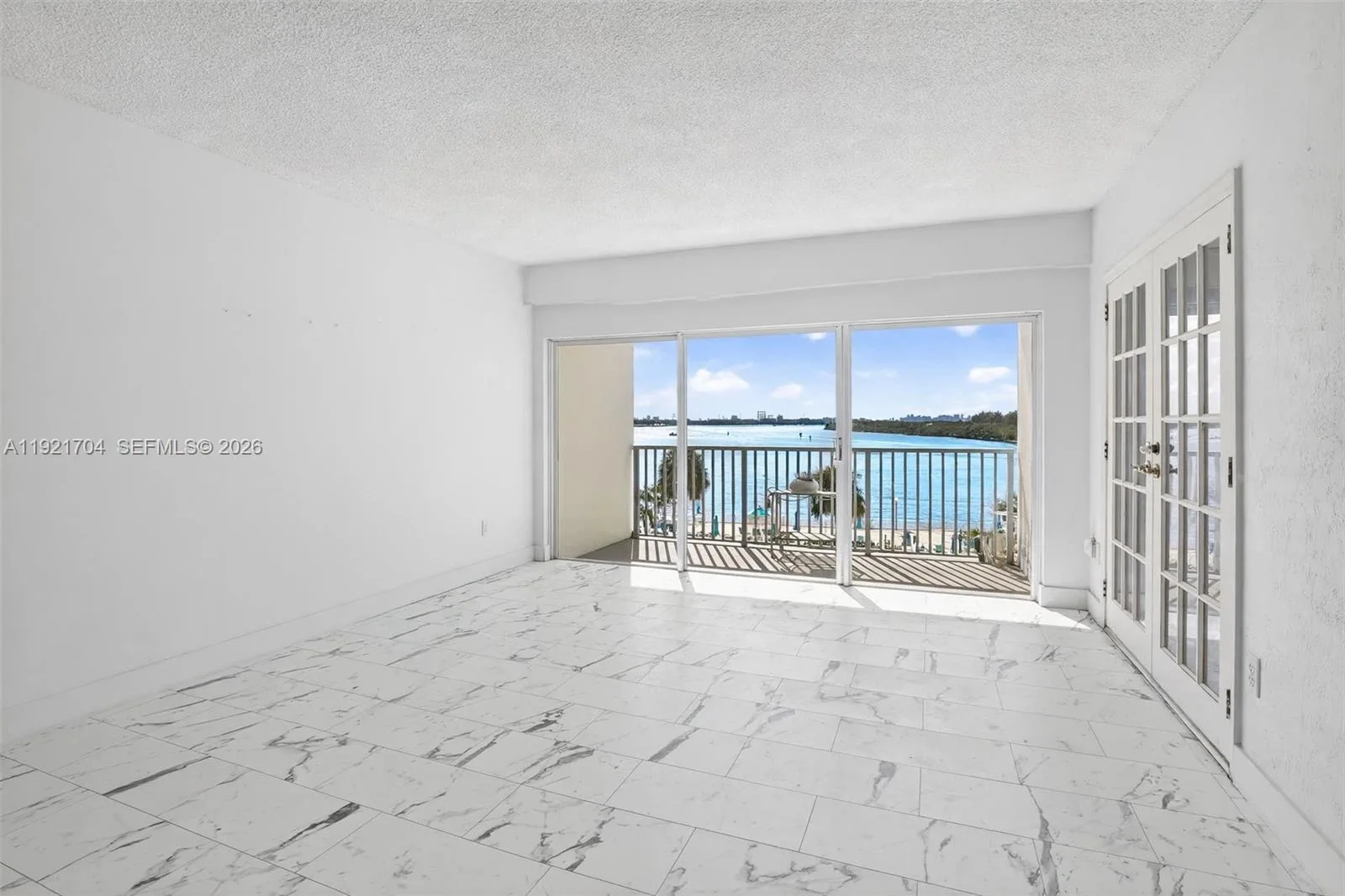 300 Bayview Dr # 308, Sunny Isles Beach, FL 33160