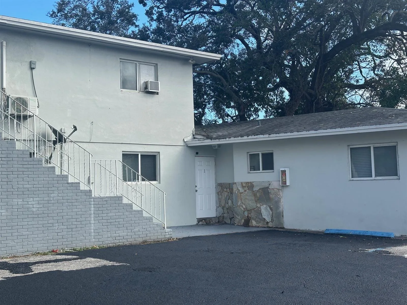 126 NW 8TH Avenue # 1, Dania Beach, FL 33004