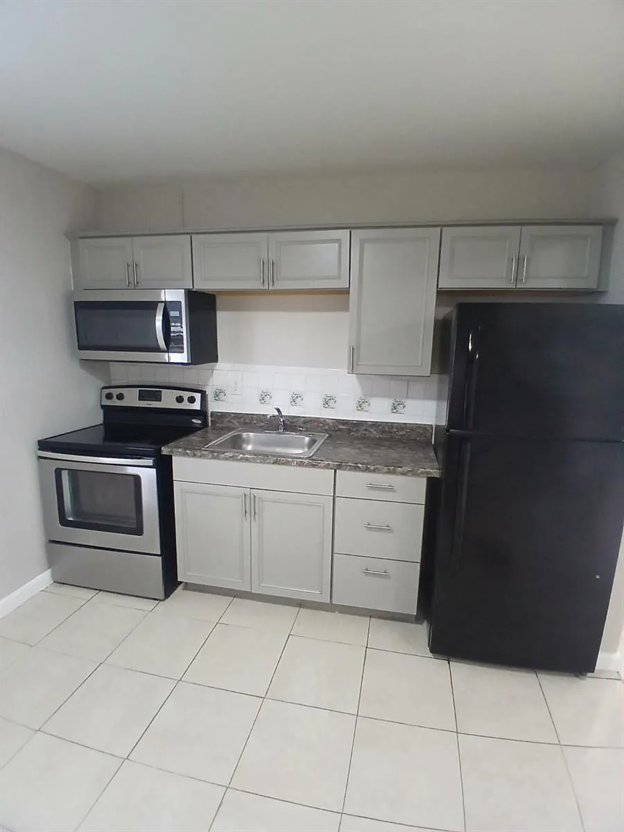 126 NW 8TH Avenue # 1, Dania Beach, FL 33004 photo 5