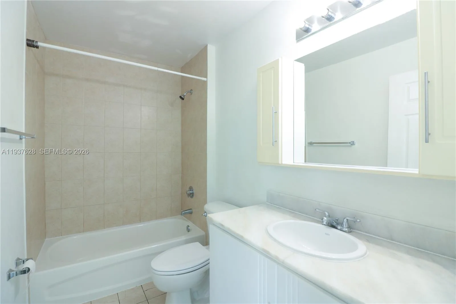 275 NE 18th St # 410, Miami, FL 33132 photo 2