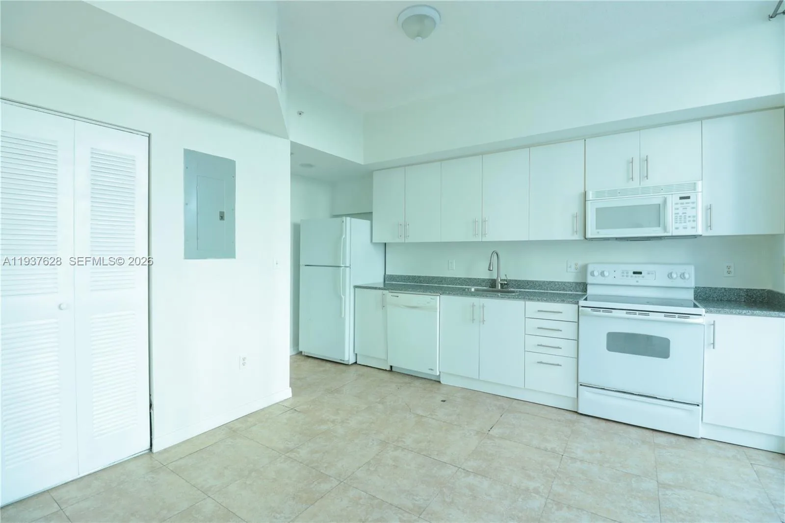 275 NE 18th St # 410, Miami, FL 33132 photo 5