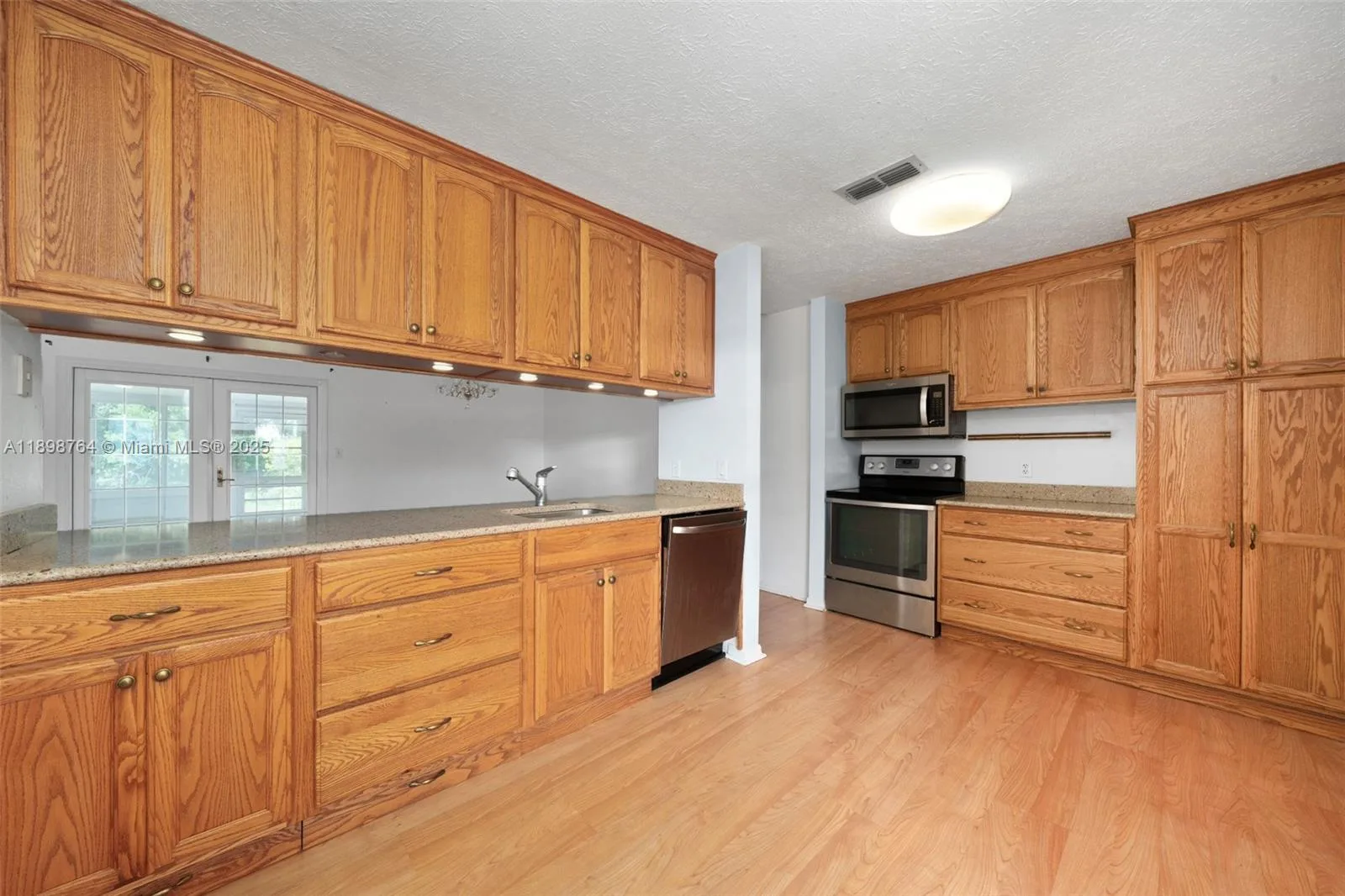 127 Blue Moon, Lake Placid, FL 33852 photo 4
