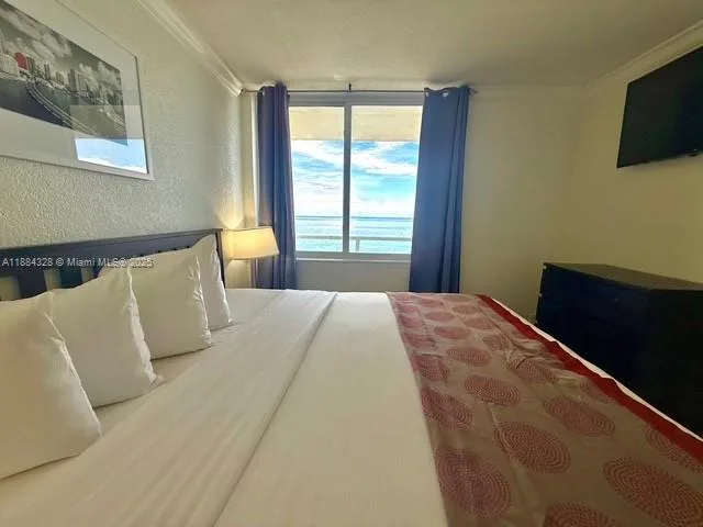 19201 Collins Ave # 1016, Sunny Isles Beach, FL 33160 photo 11