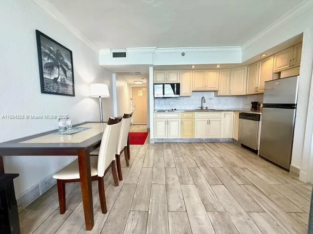 19201 Collins Ave # 1016, Sunny Isles Beach, FL 33160 photo 2
