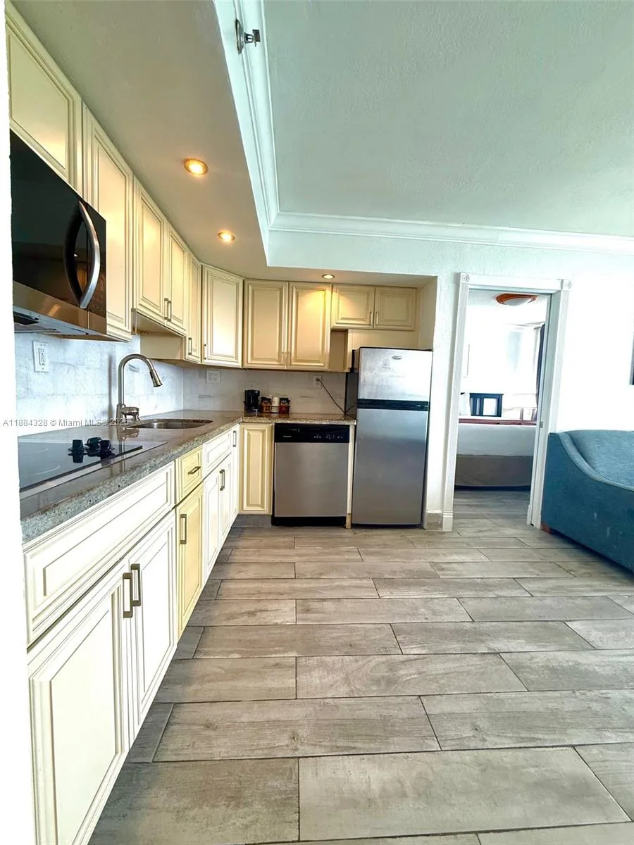 19201 Collins Ave # 1016, Sunny Isles Beach, FL 33160 photo 9