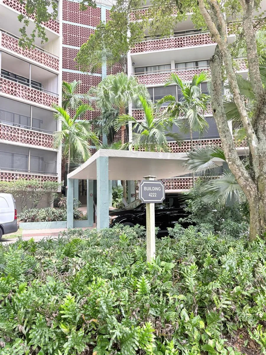 4222 INVERRARY Boulevard # 4609, Lauderhill, FL 33319