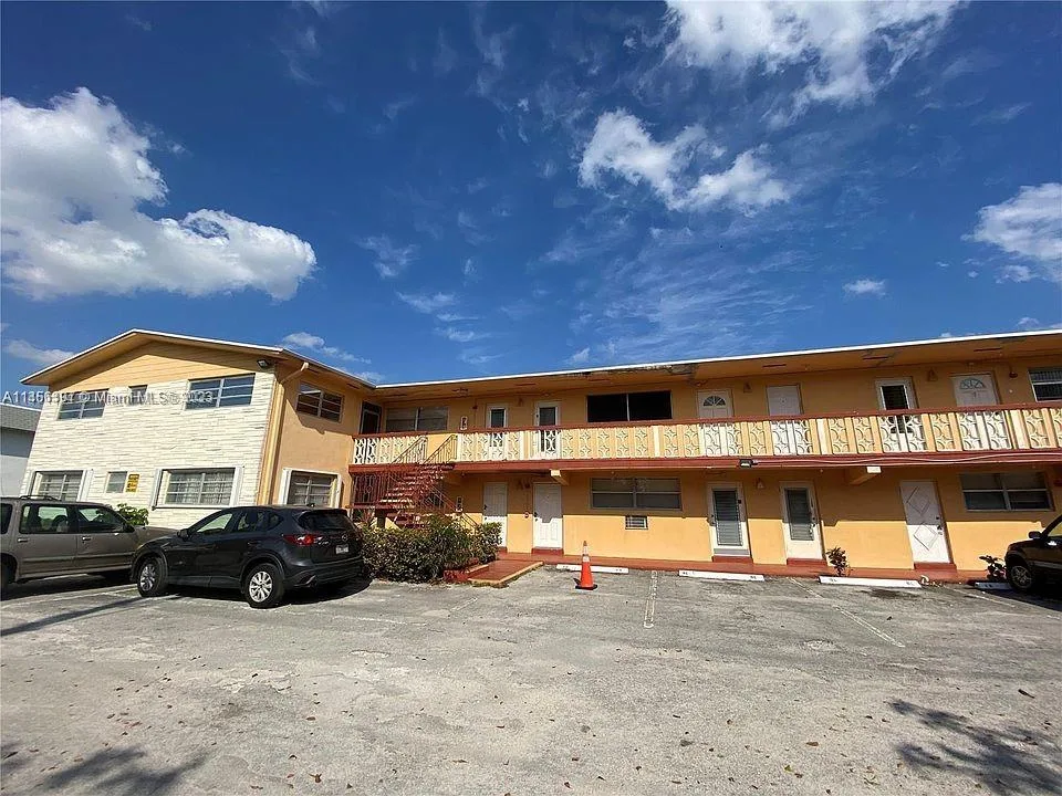 19080 NE 3rd Ct # 317, Miami, FL 33179