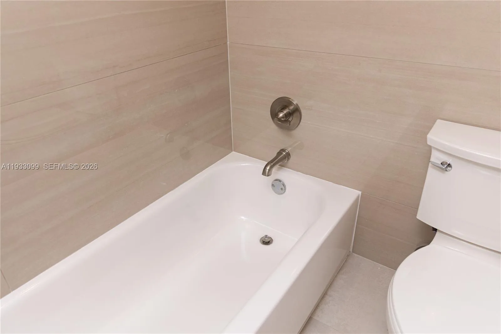 3625 N Country Club Dr # 309, Aventura, FL 33180 photo 11