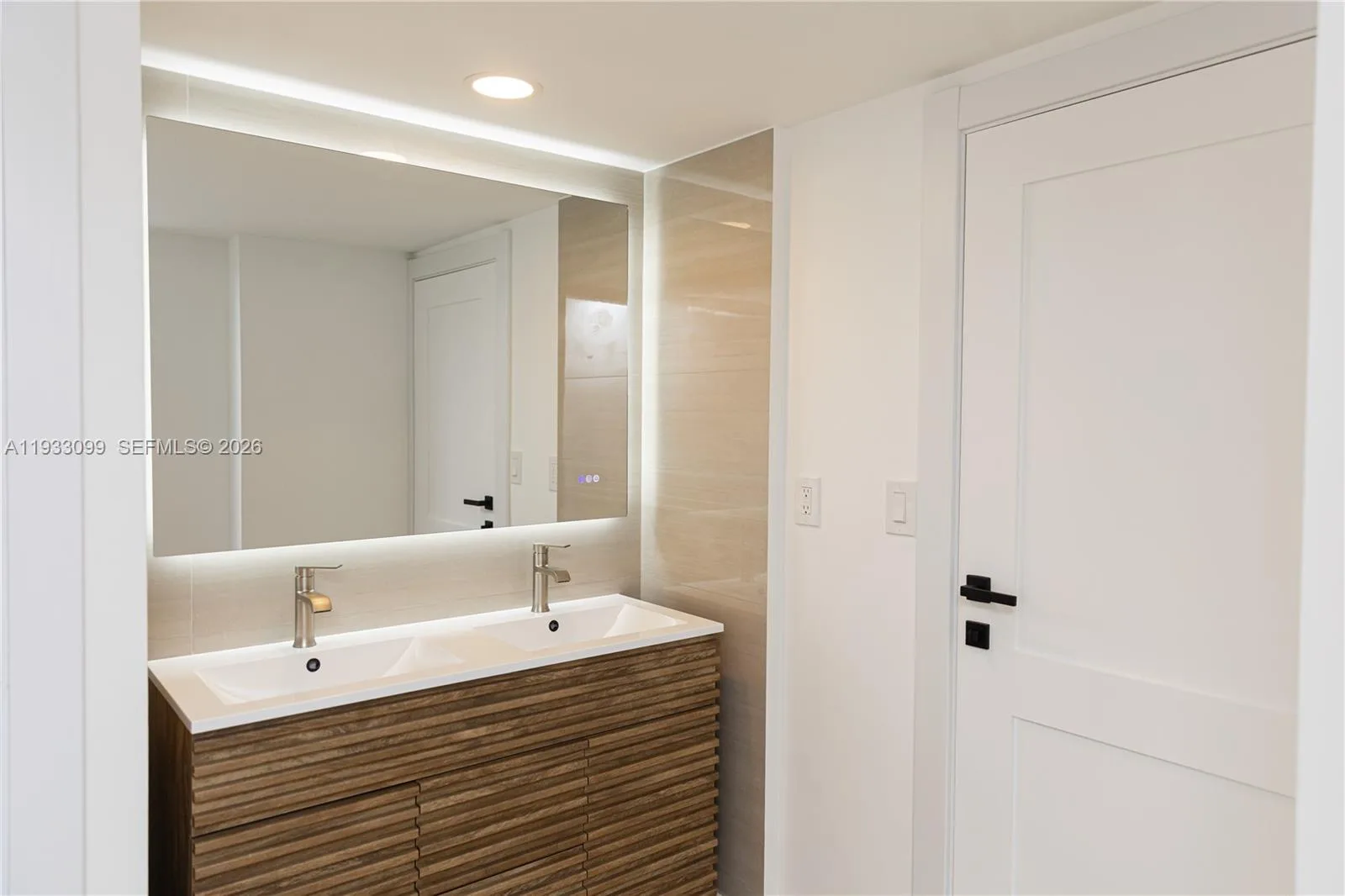 3625 N Country Club Dr # 309, Aventura, FL 33180 photo 5