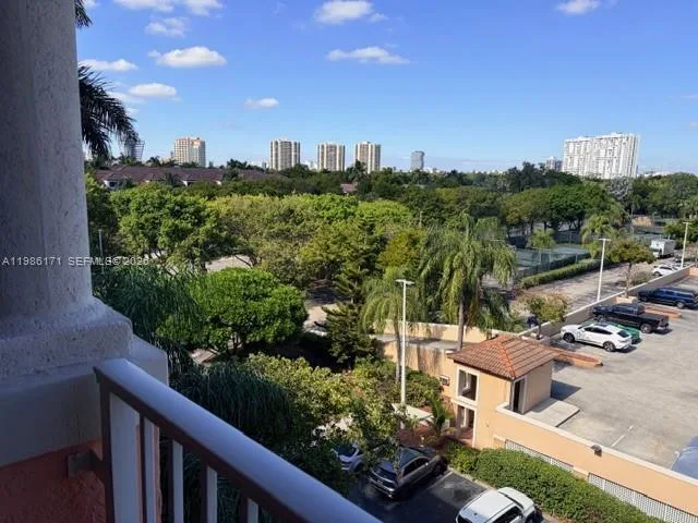 Yacht Club at Aventura – photo 20