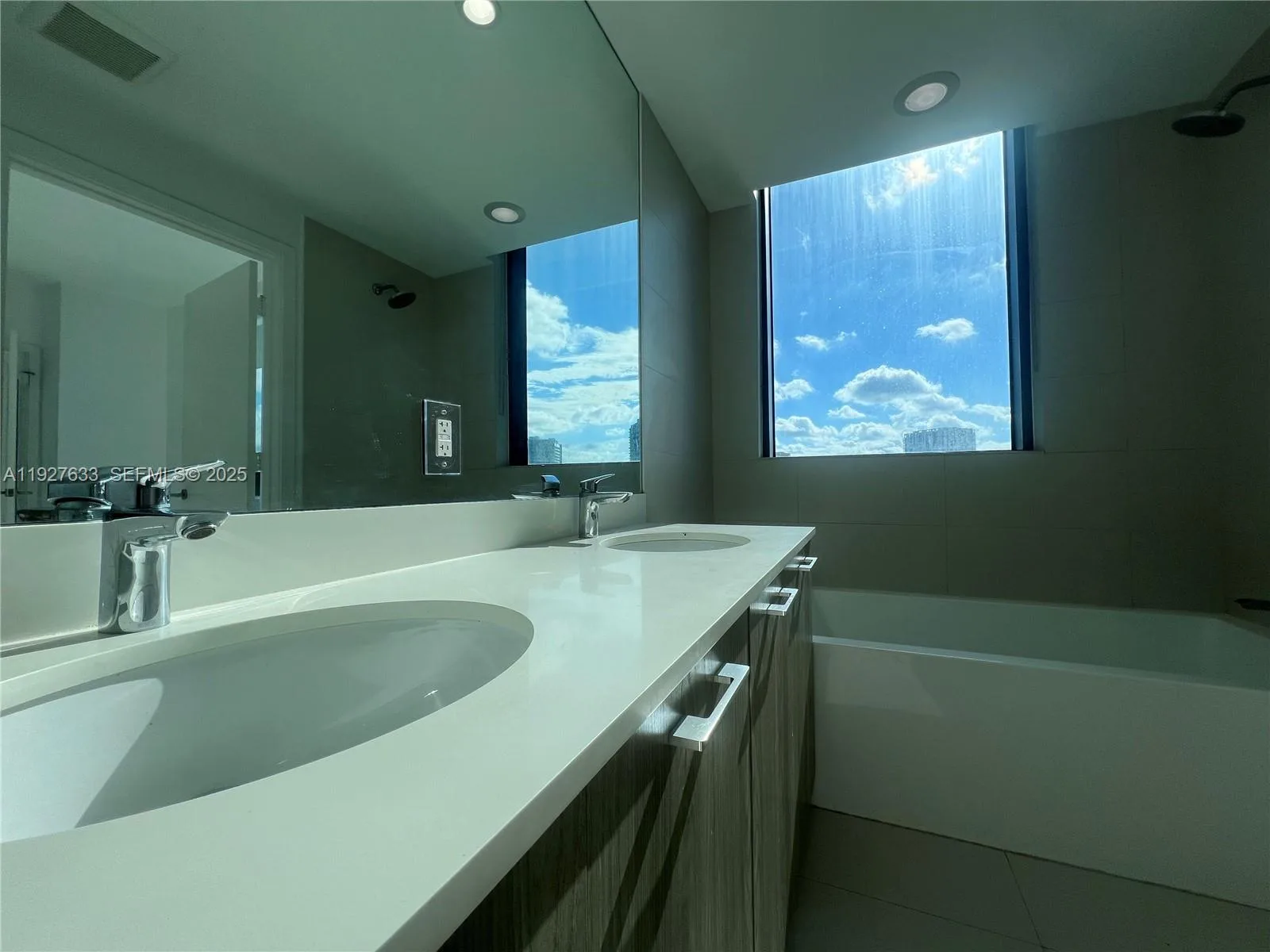 501 NE 31st St # 1009, Miami, FL 33137 photo 12