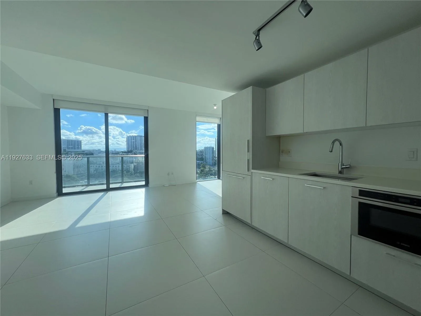 501 NE 31st St # 1009, Miami, FL 33137 photo 2