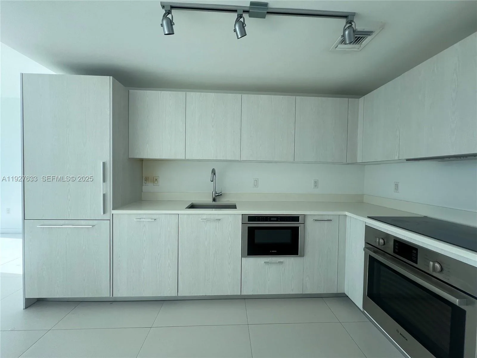 501 NE 31st St # 1009, Miami, FL 33137 photo 3