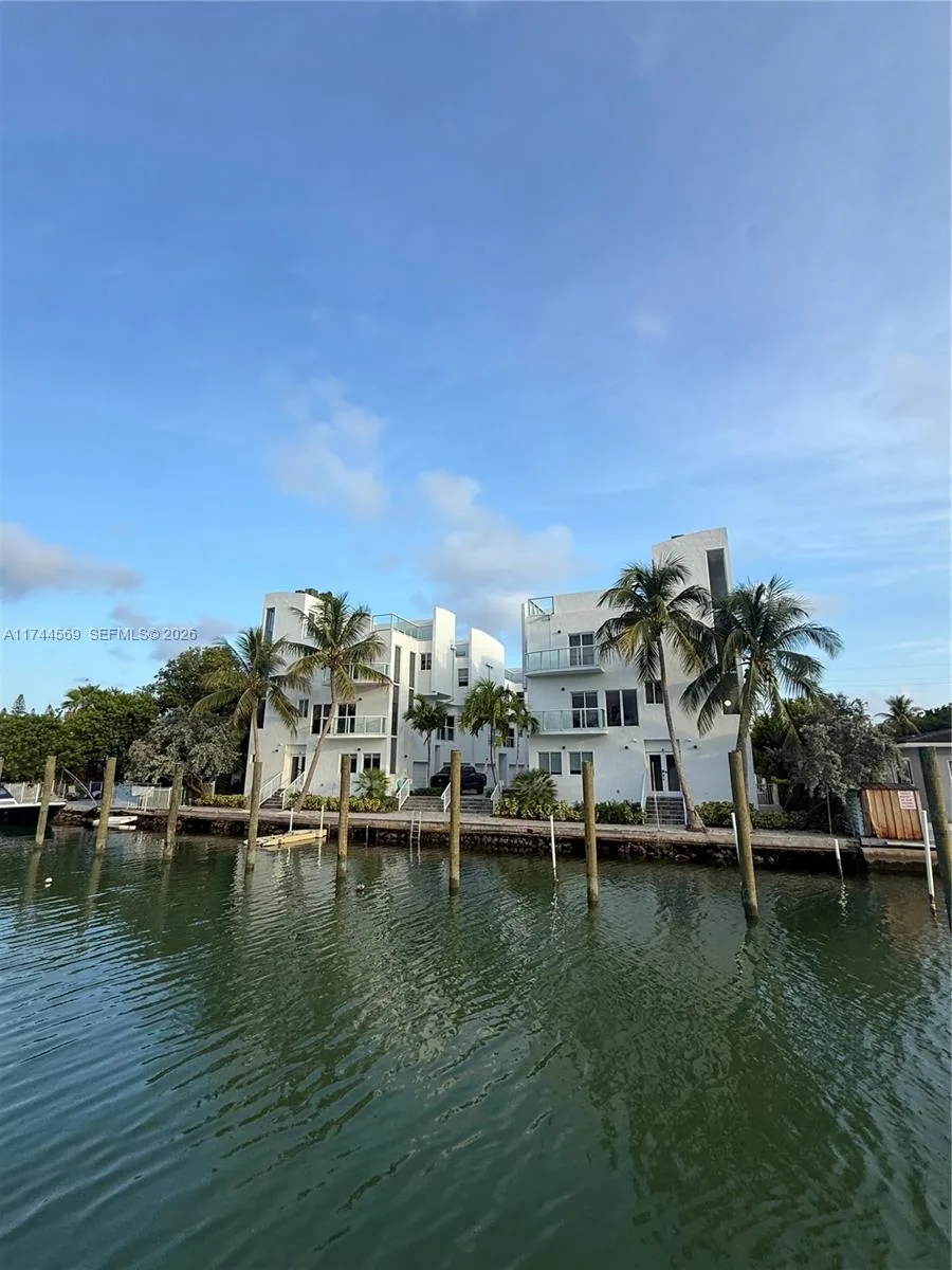 1985 Calais # 3, Miami Beach, FL 33141 photo 3